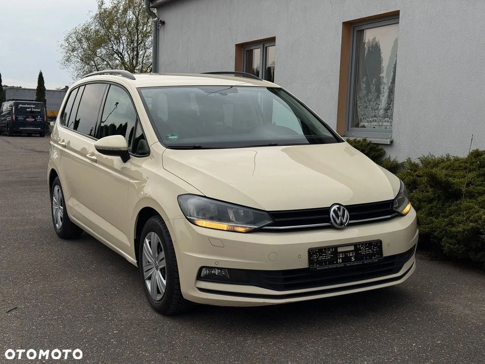 Volkswagen Touran 2.0 TDI SCR DSG Comfortline - 4