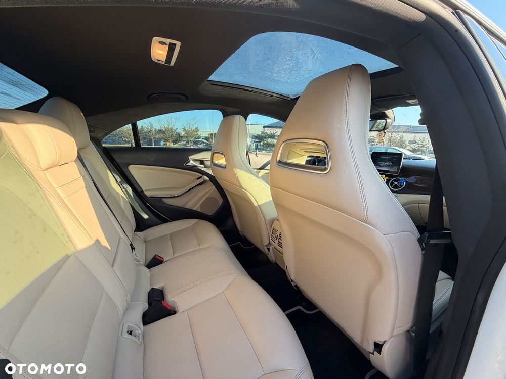 Mercedes-Benz CLA 250 7G-DCT - 20