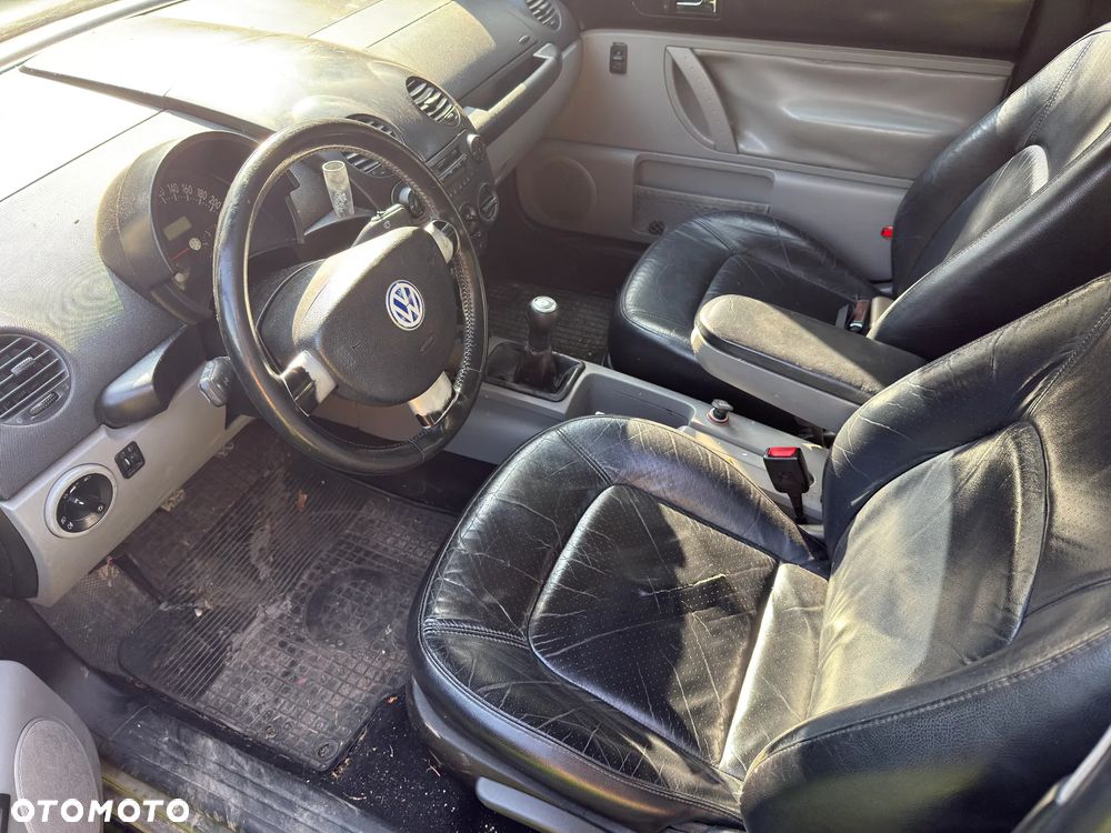 Volkswagen New Beetle - 5