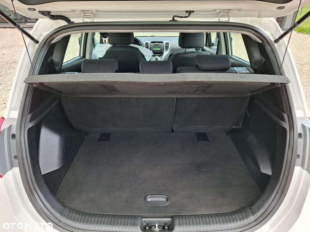 Hyundai ix20 1.4 UEFA EURO 2012 Edition - 11