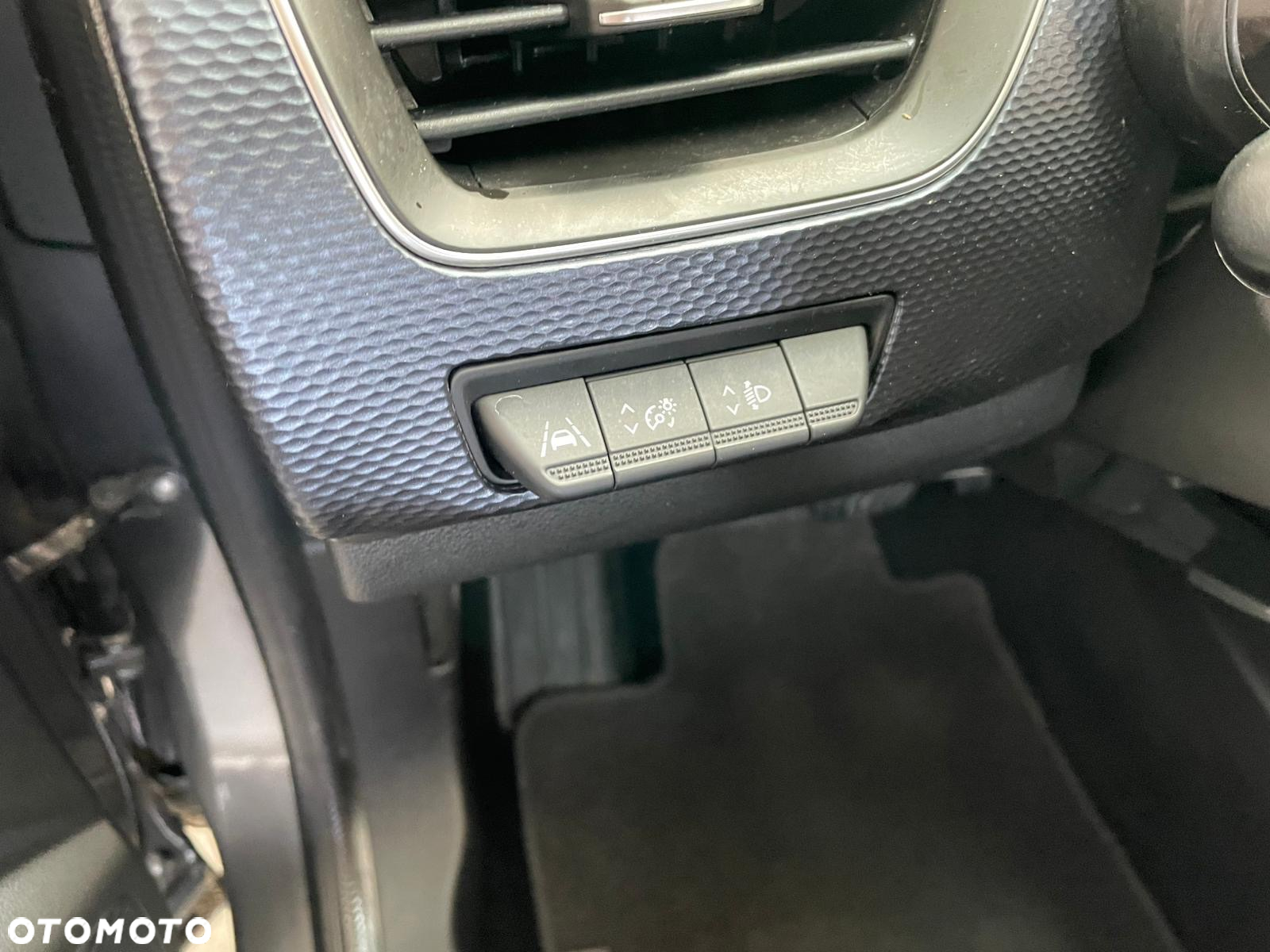Renault Arkana 1.3 TCe mHEV Equilibre EDC - 32