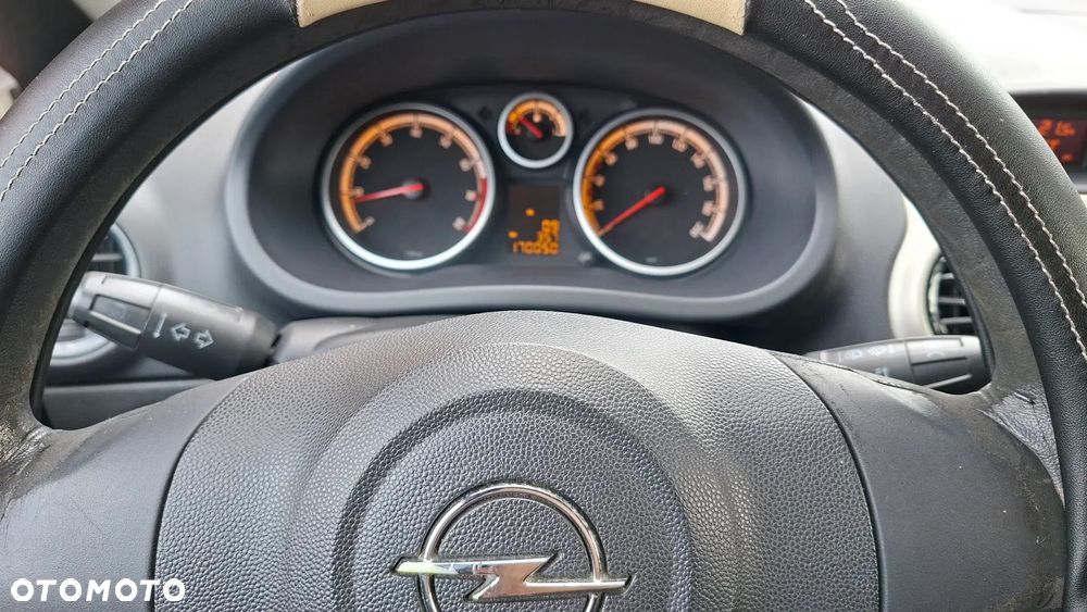Opel Corsa 1.2 16V Innovation - 11