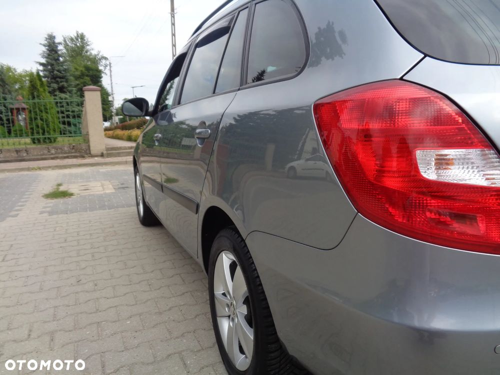 Skoda Fabia 1.2 HTP Ambition Green tec - 33