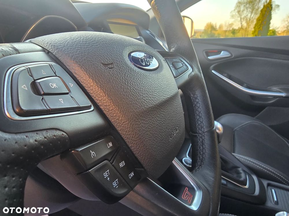 Ford Focus 2.0 EcoBoost ST mit Leder-Exclusiv-Paket - 22