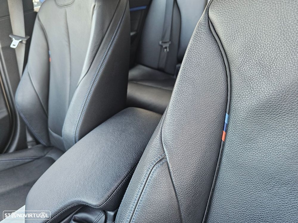 BMW 320 i Touring Pack Desportivo M - 17