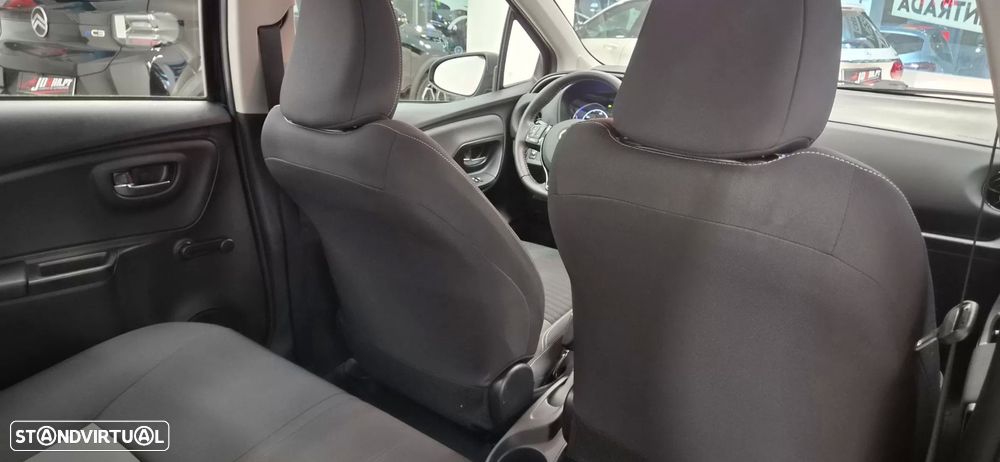 Toyota Yaris 1.5 HSD Comfort+P.Style - 32