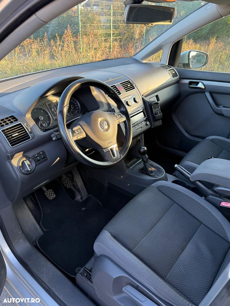 Volkswagen Touran - 21