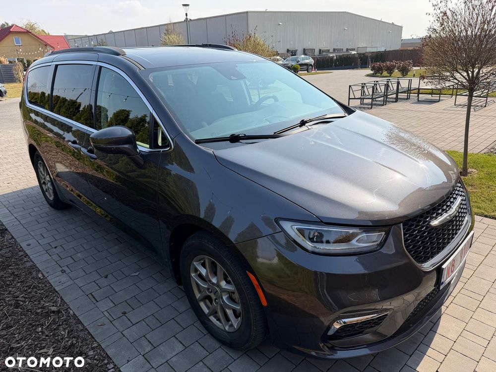 Chrysler Pacifica - 4