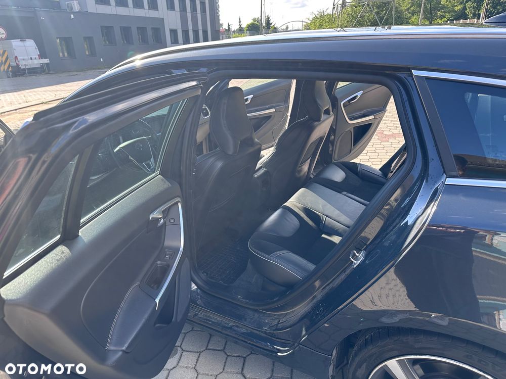 Volvo V60 D4 Drive-E R-Design Summum - 11