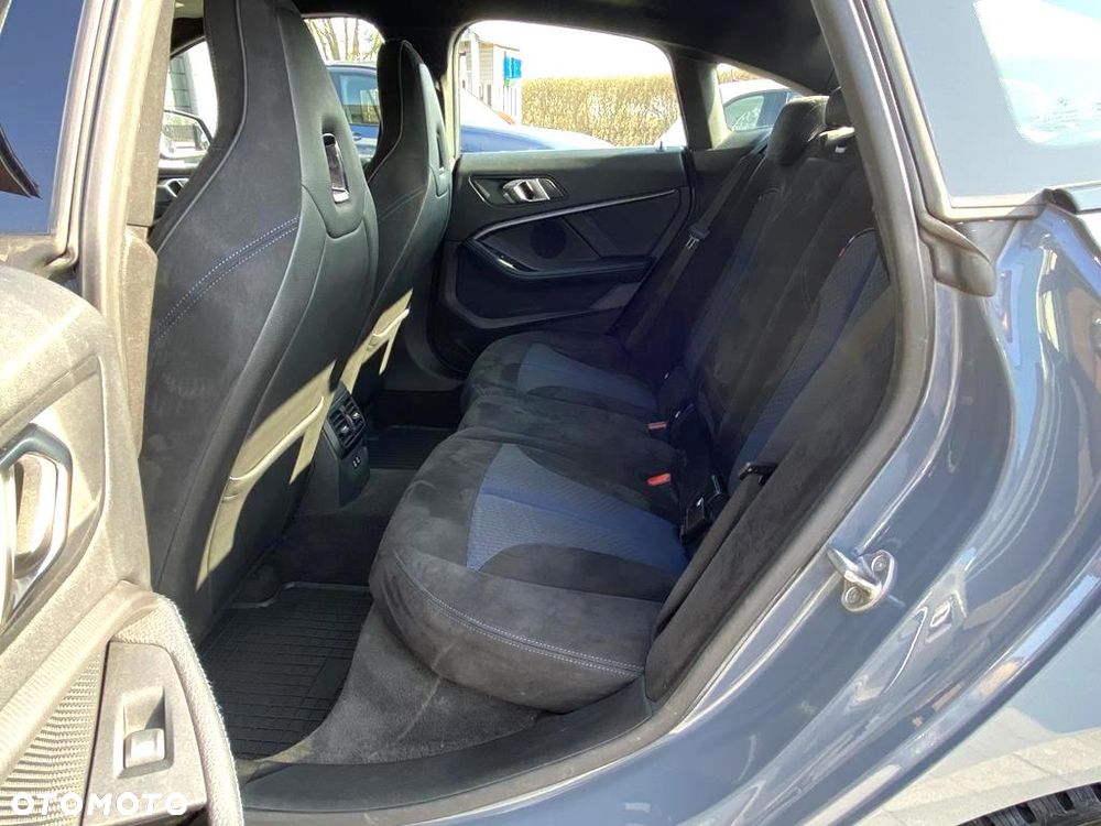 BMW Seria 2 220d xDrive M Sport sport - 31