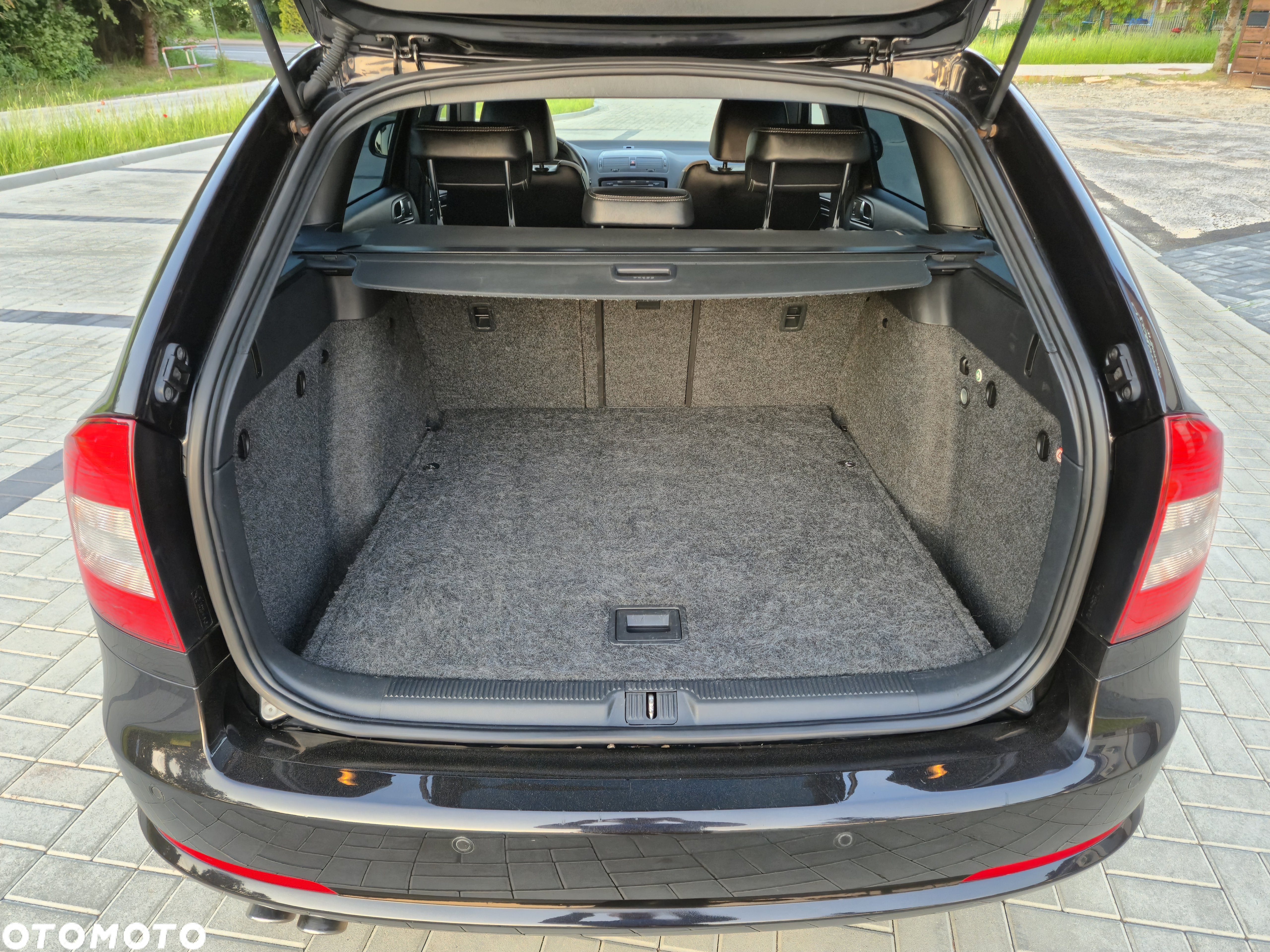 Skoda Octavia Combi 2.0 TSI RS - 23