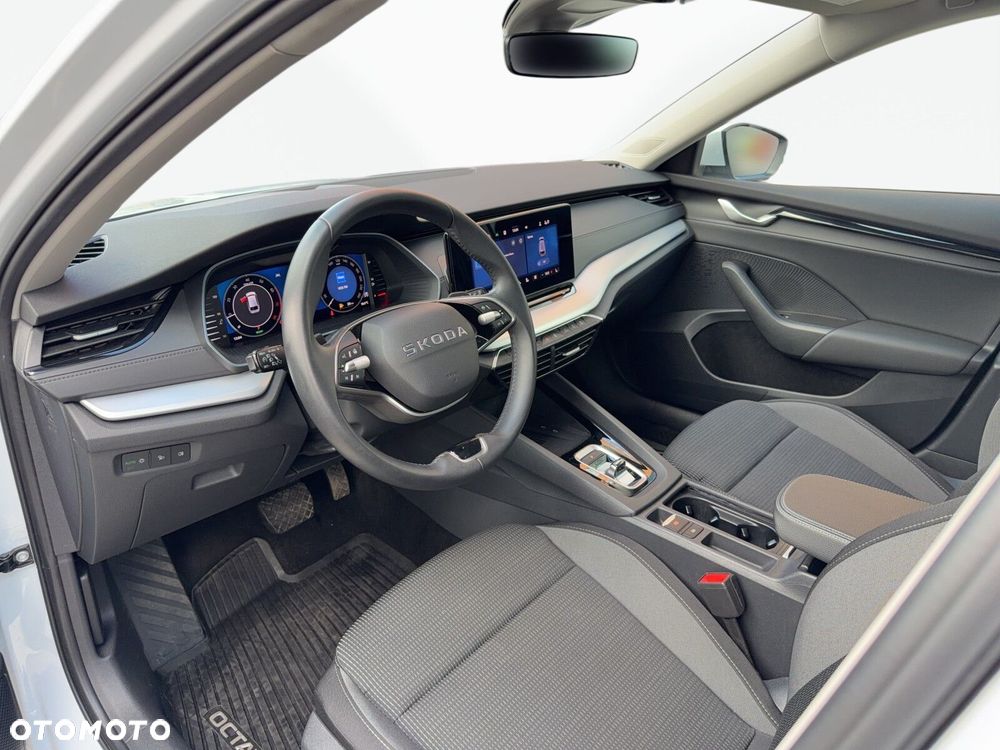 Skoda Octavia 1.5 TSI mHEV Selection DSG - 11