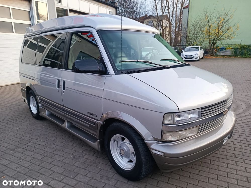Chevrolet Astro - 10