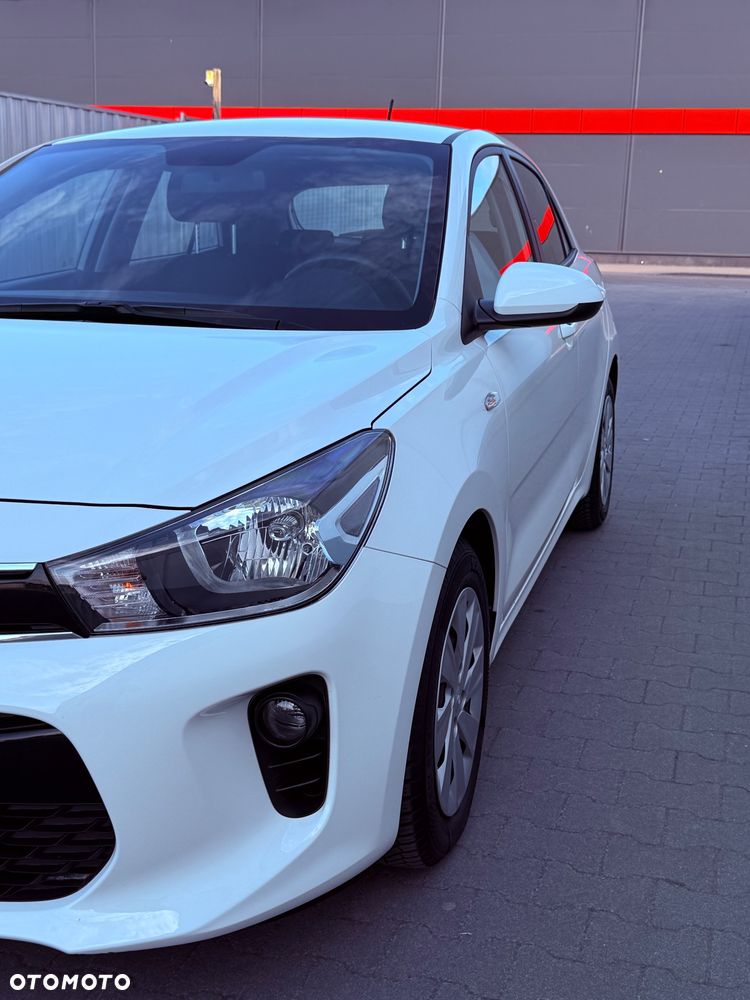 Kia Rio - 12