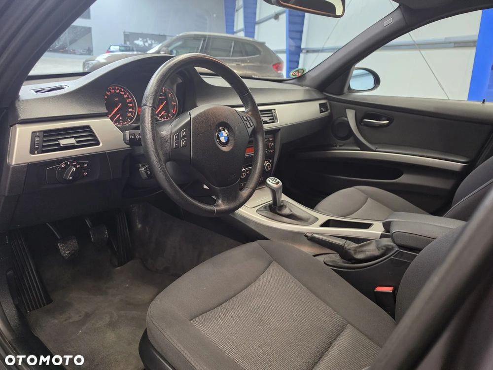BMW Seria 3 318d DPF - 20