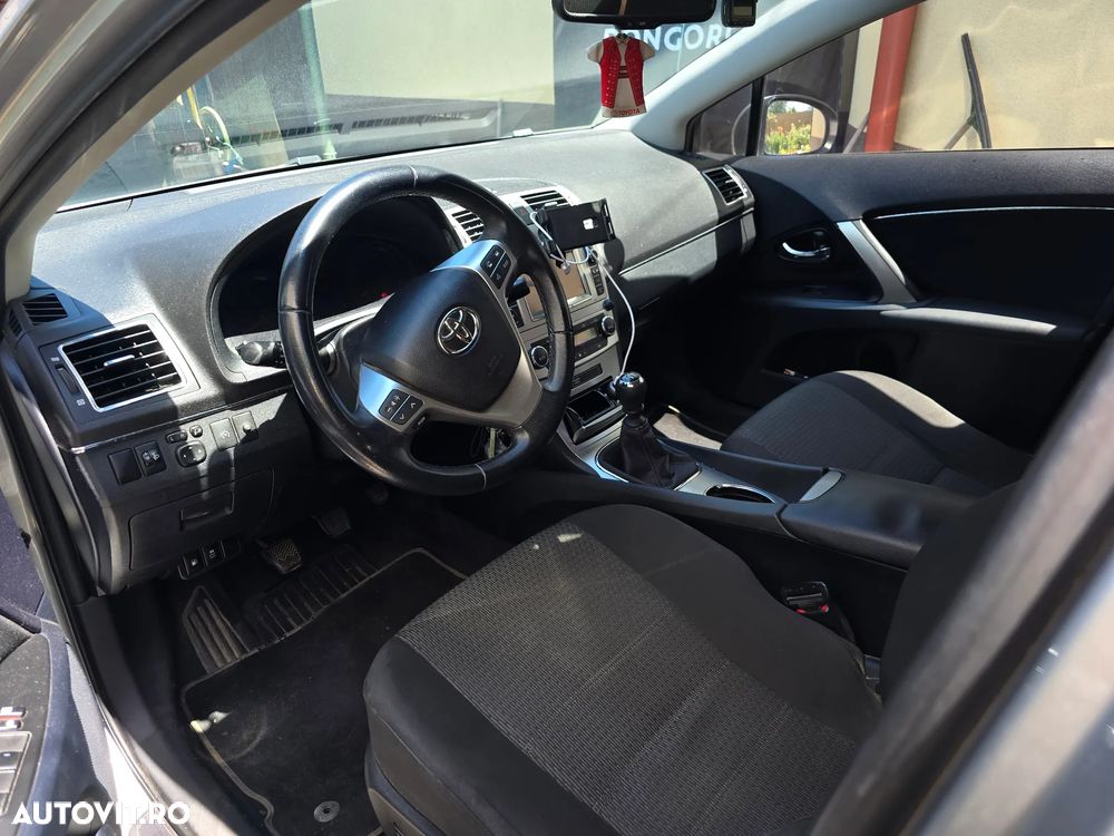 Toyota Avensis - 3