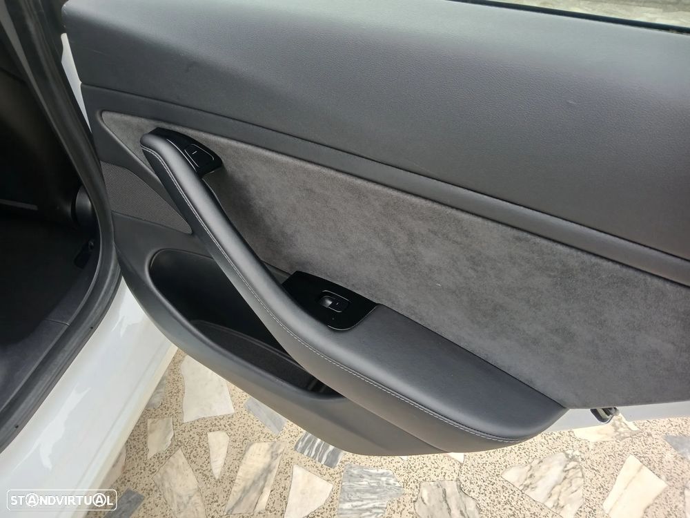 Tesla Model 3 - 28