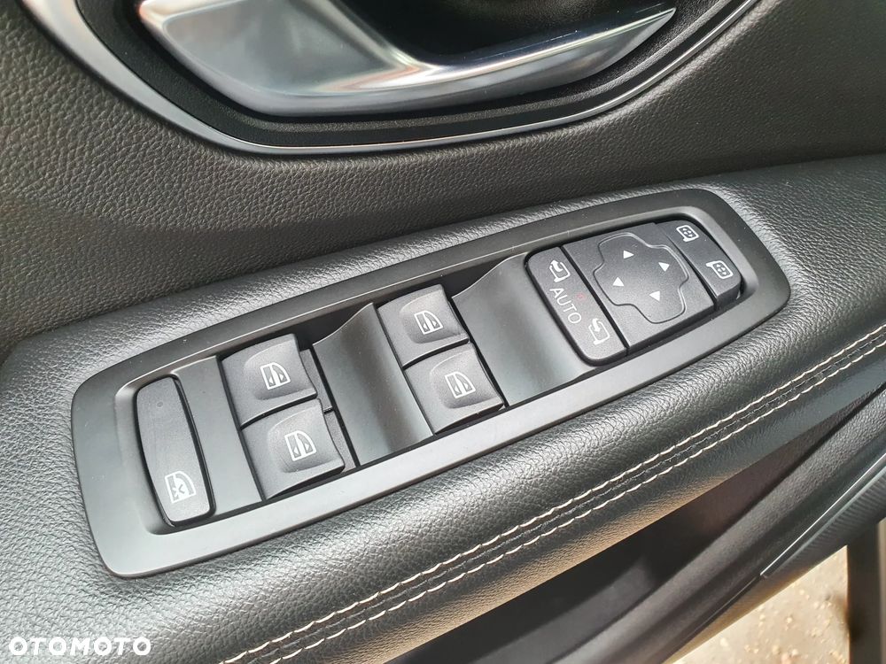 Renault Scenic ENERGY TCe 140 BOSE EDITION - 24
