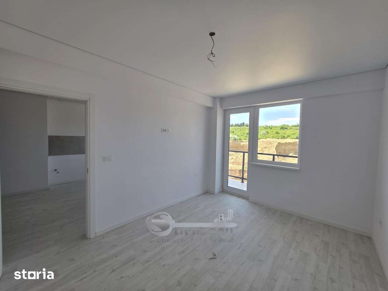 Liber, apartament 2 camere Bucium Visan, bloc intabulat, etaj intermed — fotografia 1