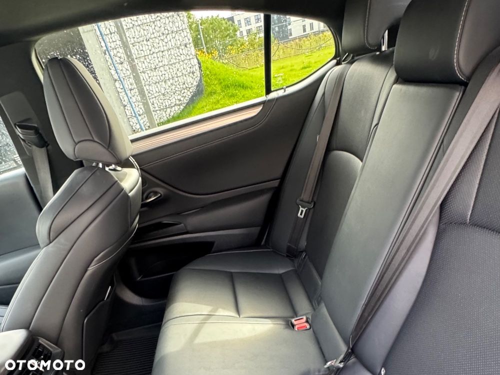 Lexus ES - 8