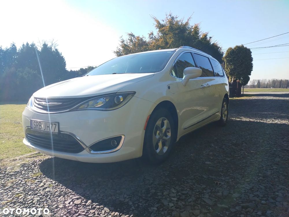 Chrysler Pacifica - 5