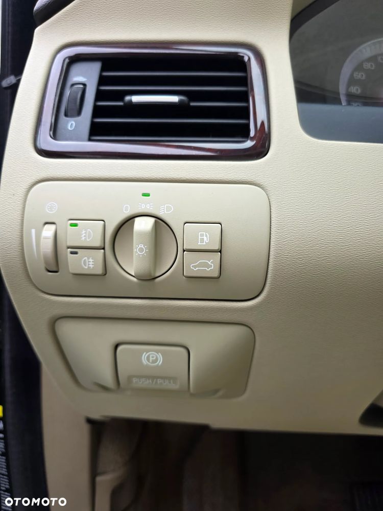 Volvo V70 2.5T Summum - 14