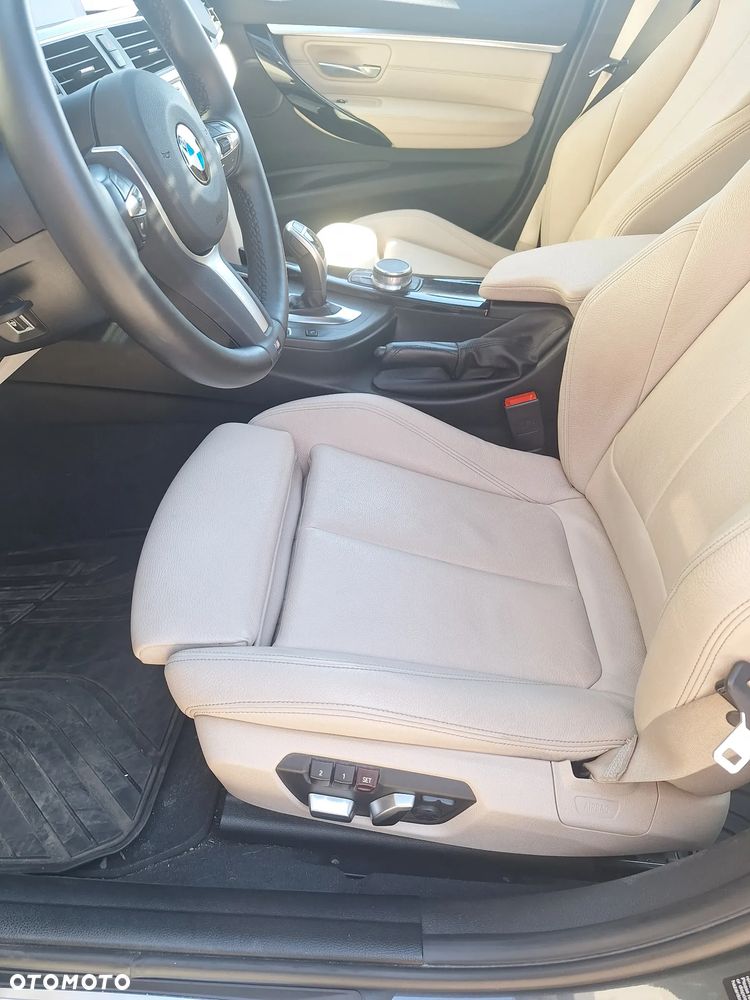 BMW Seria 3 330i xDrive M Sport Shadow - 16
