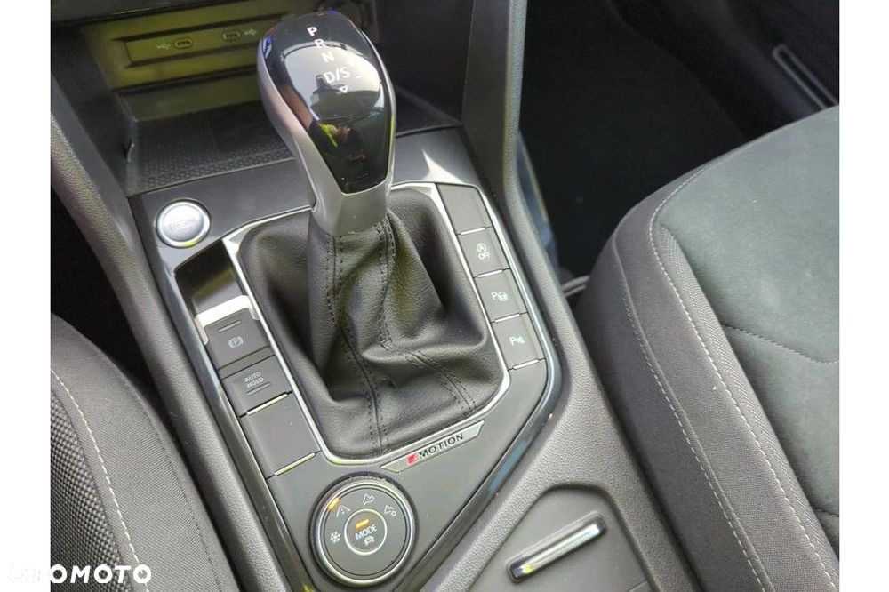 Volkswagen Tiguan 2.0 TSI 4Mot Elegance DSG - 10