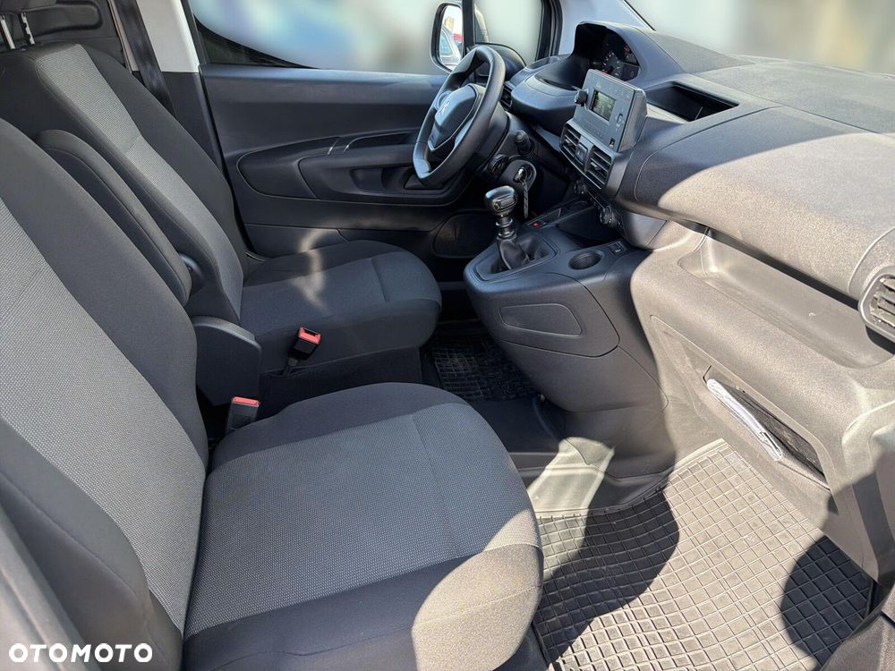 Peugeot partner 1.5 BlueHDi 100 PREMIUM Standard 650 4d - 37