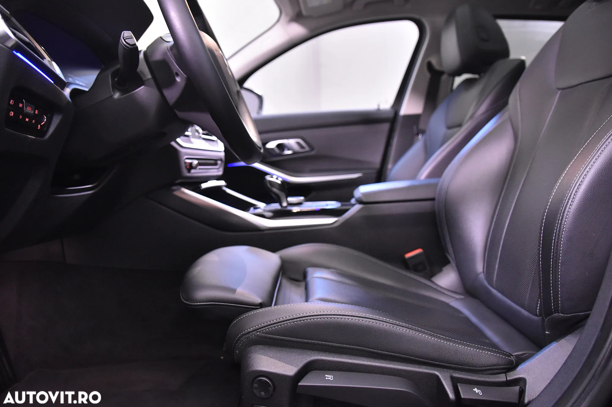 BMW Seria 3 320d xDrive AT - 27