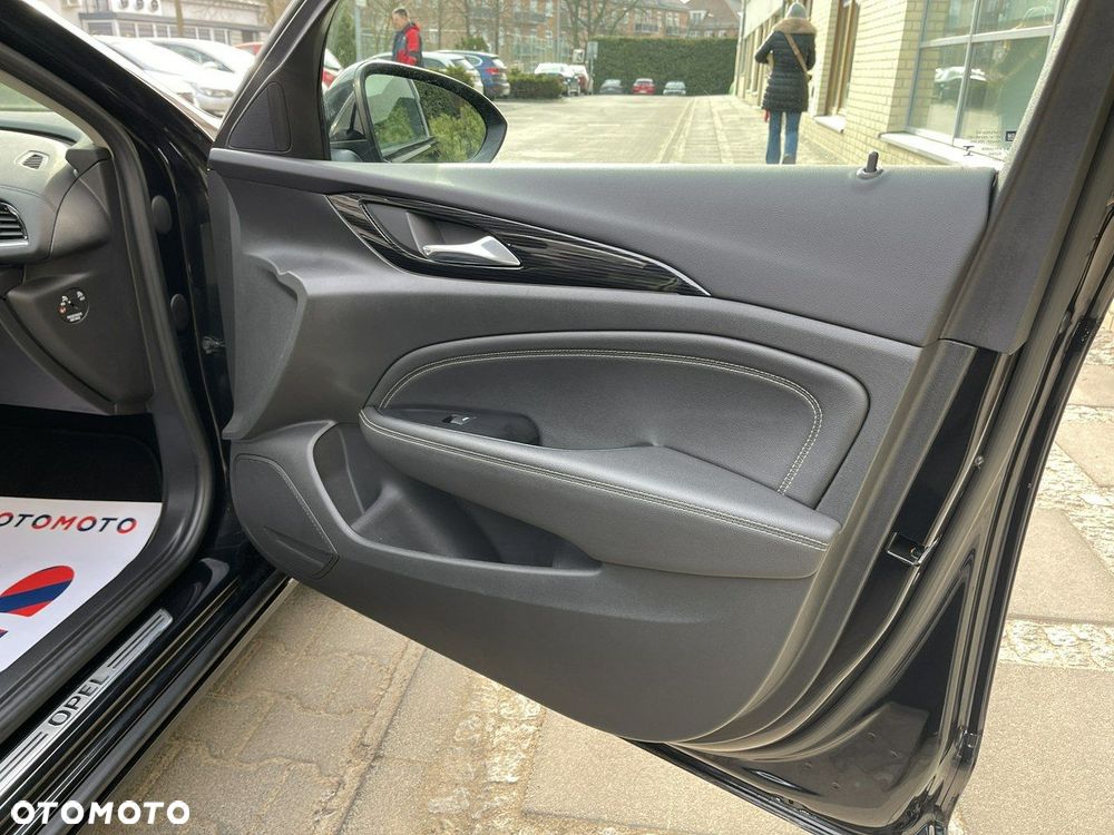 Opel Insignia - 26