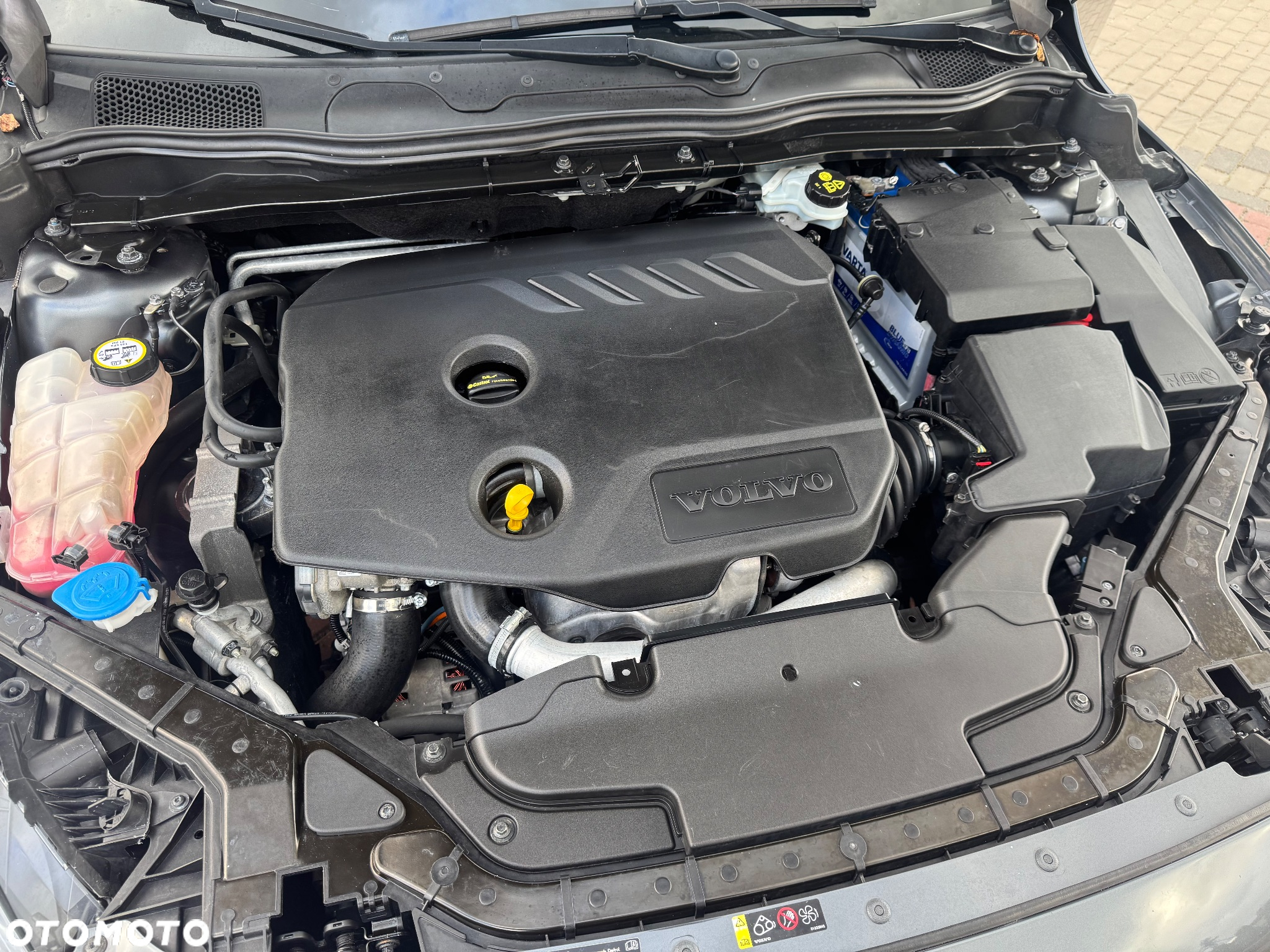 Volvo V40 D2 R-Design - 8