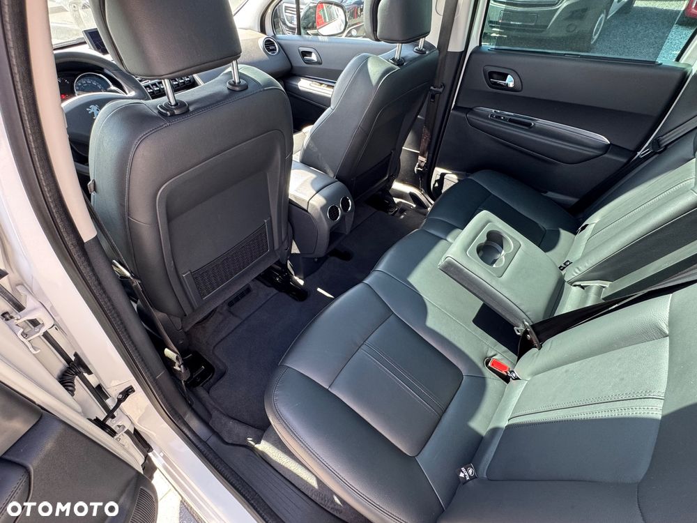 Peugeot 3008 Hybrid4 - 38