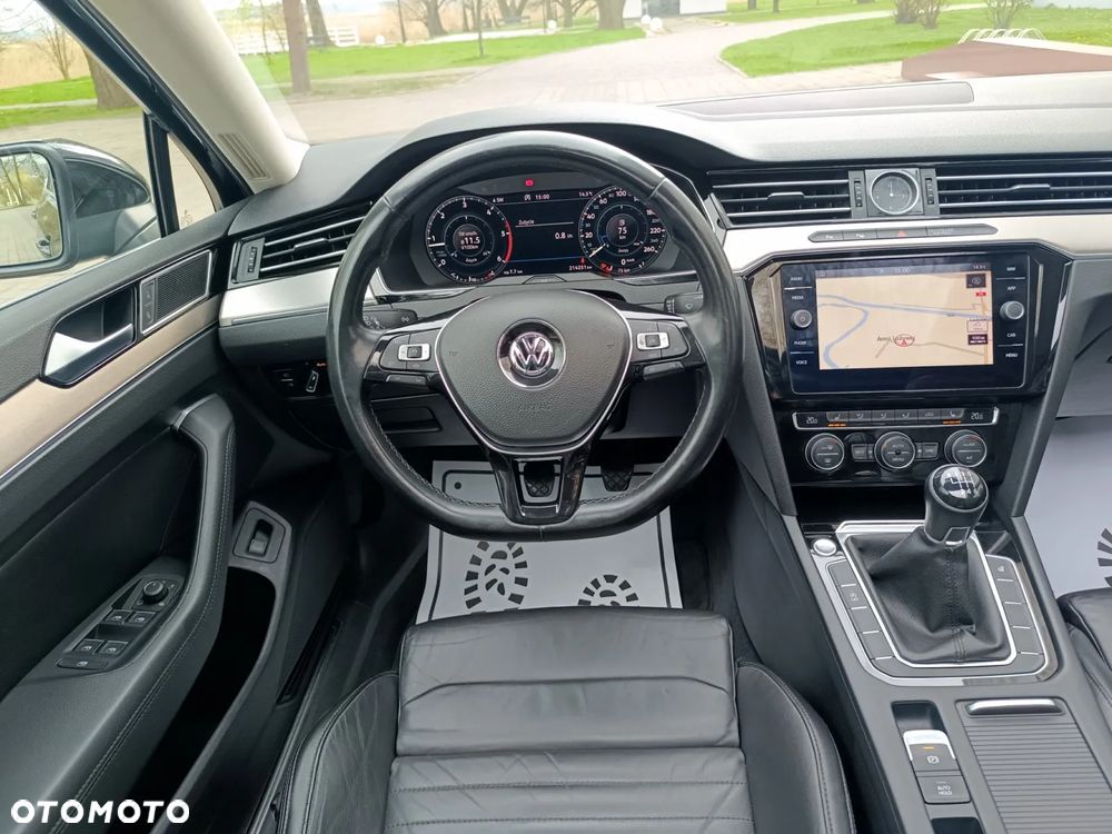 Volkswagen Passat 2.0 TDI (BlueMotion Technology) Highline - 27