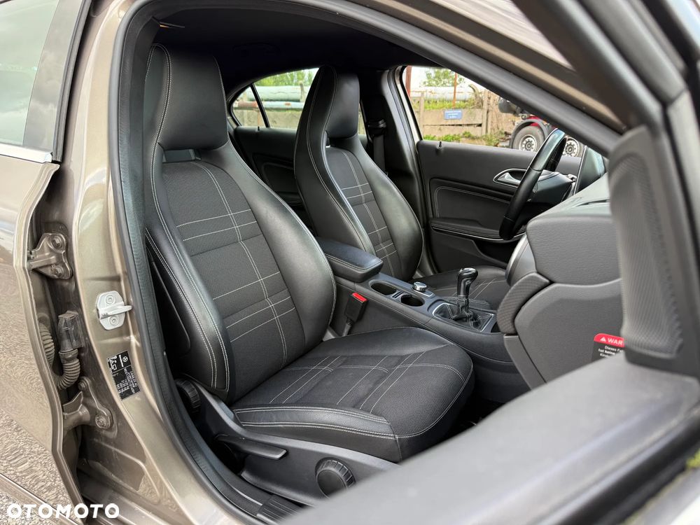 Mercedes-Benz Klasa A 180 (BlueEFFICIENCY) AMG Sport - 26