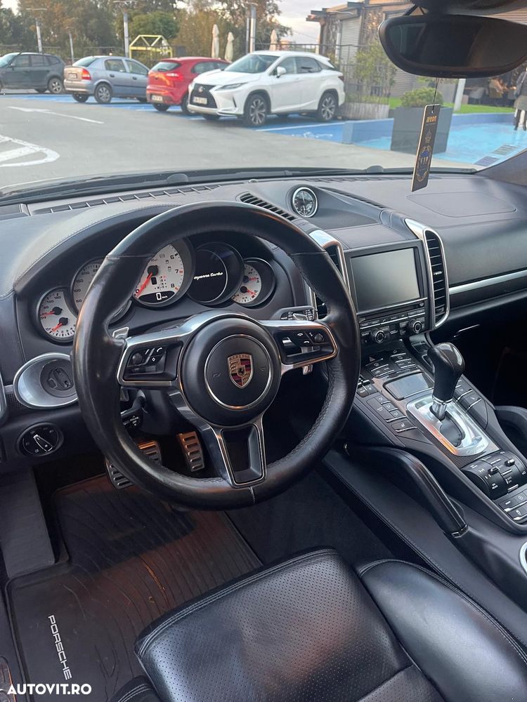 Porsche Cayenne - 10