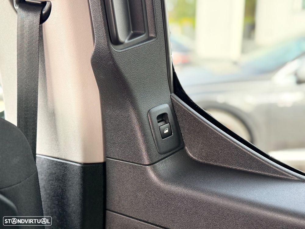 Peugeot e-Rifter 50 kWh Long Allure Pack - 25