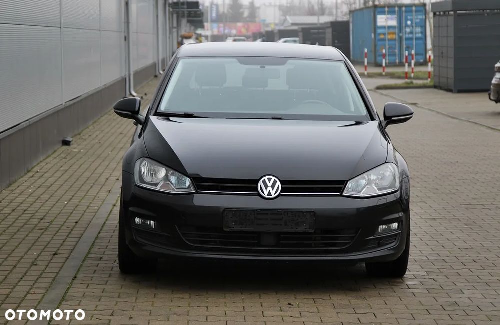 Volkswagen Golf - 2