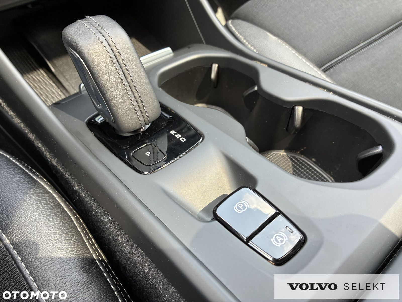 Volvo XC 40 - 18