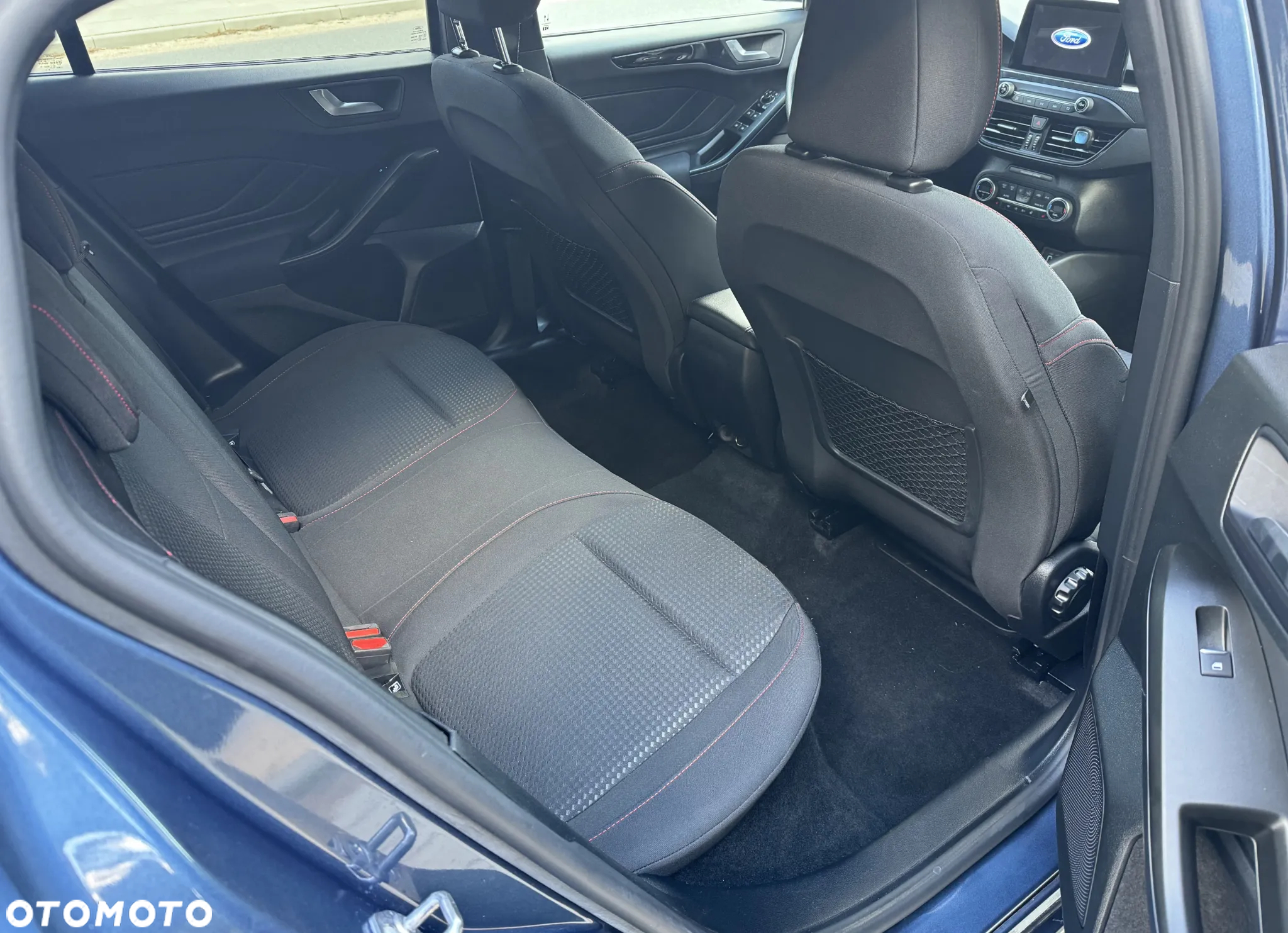 Ford Focus 1.0 EcoBoost Hybrid ST-LINE - 17