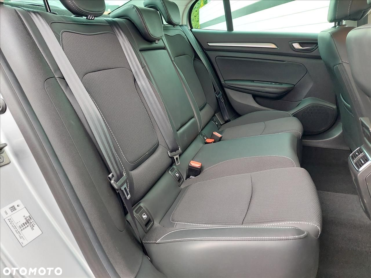 Renault Megane 1.3 TCe Intens EDC - 7