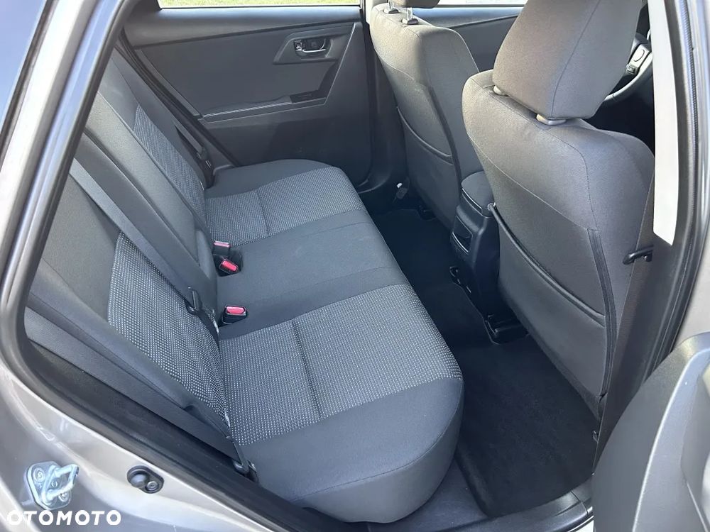 Toyota Auris 1.33 Dual-VVT-i Comfort - 17