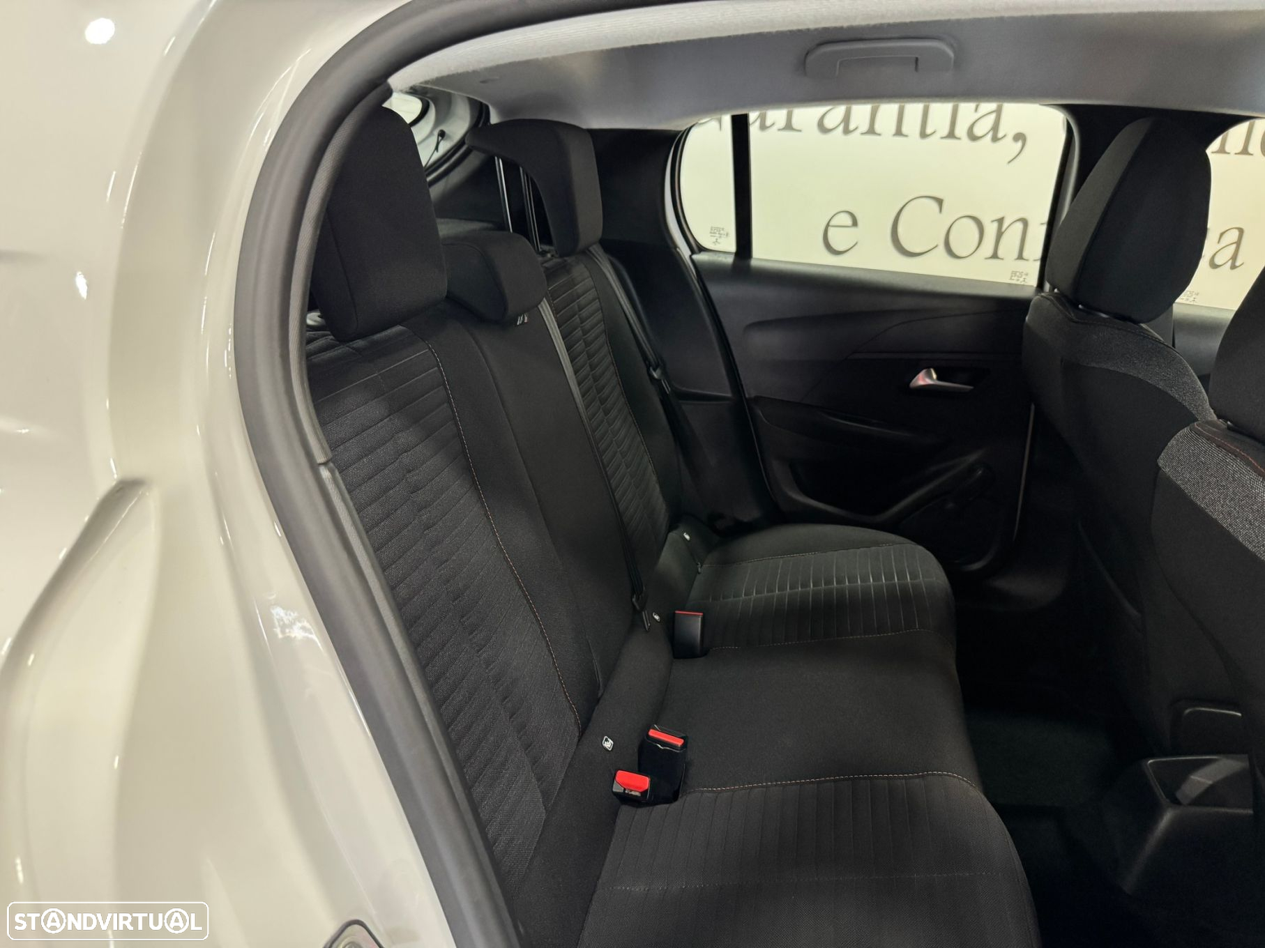 Peugeot 208 1.2 PureTech Active - 37