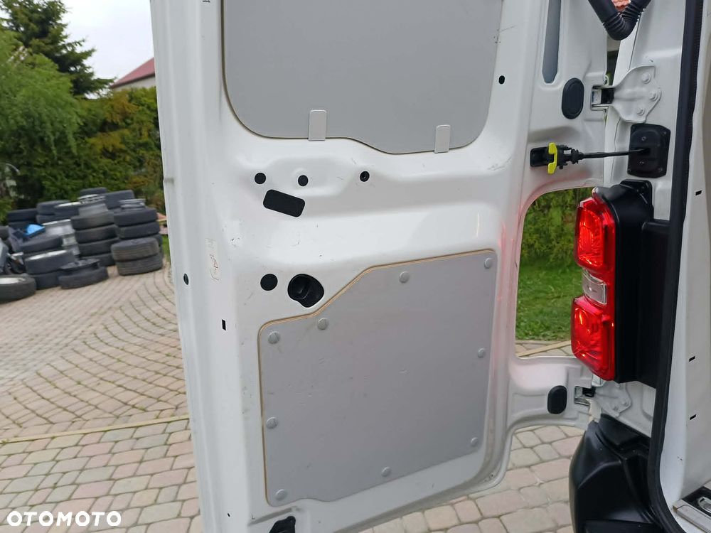 Opel VIVARO - 33
