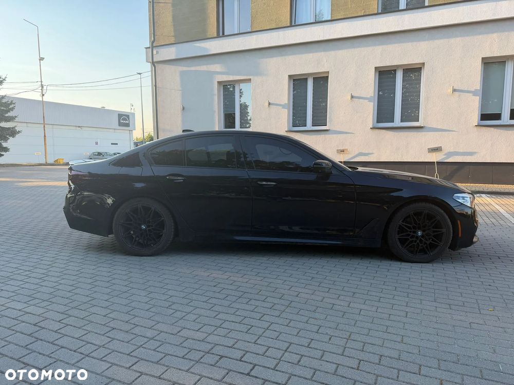 BMW Seria 5 530i xDrive M Sport Edition - 3