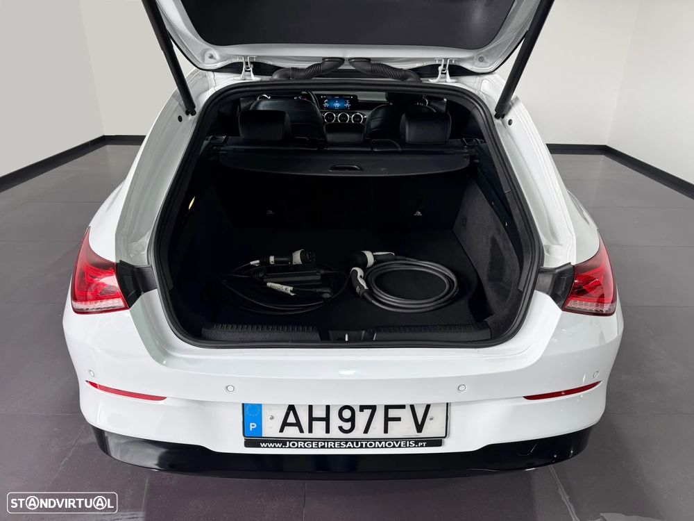Mercedes-Benz CLA 250 e Shooting Brake Progressive - 48