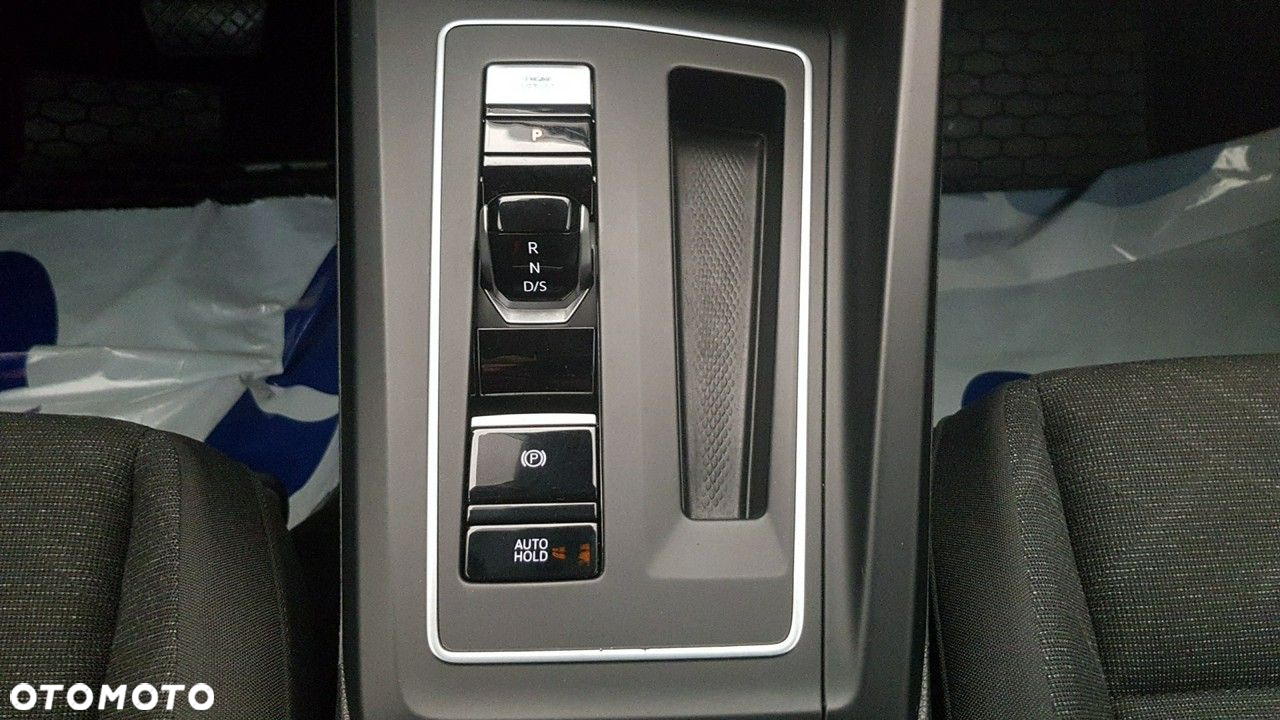 Volkswagen Golf - 30