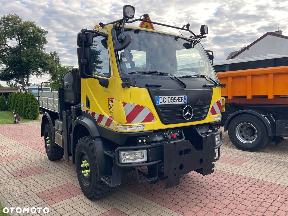 Mercedes-Benz Unimog u 20  pojazd specjalny traktor rolniczy wywrotka pojazd komunalny zimowego utrzymania dróg - 6