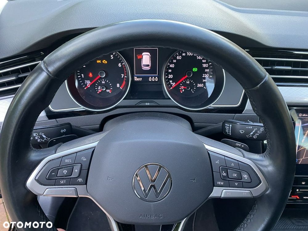 Volkswagen Passat - 17