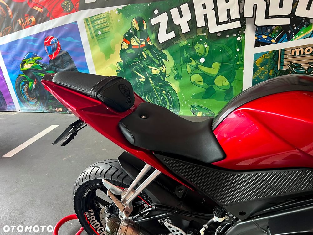 Yamaha YZF - 8